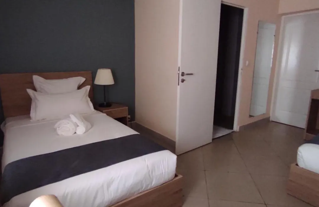 Downtown Hotel-1